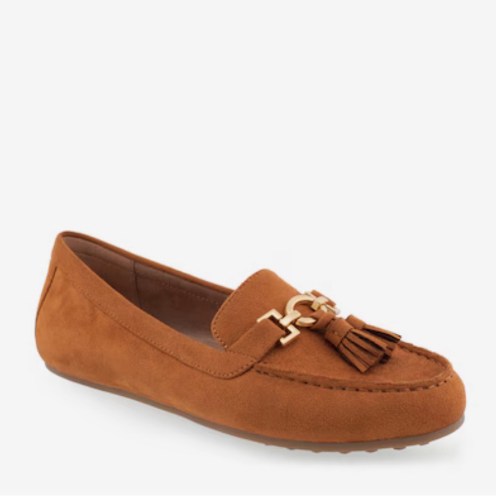 NWT tassel driving loafer